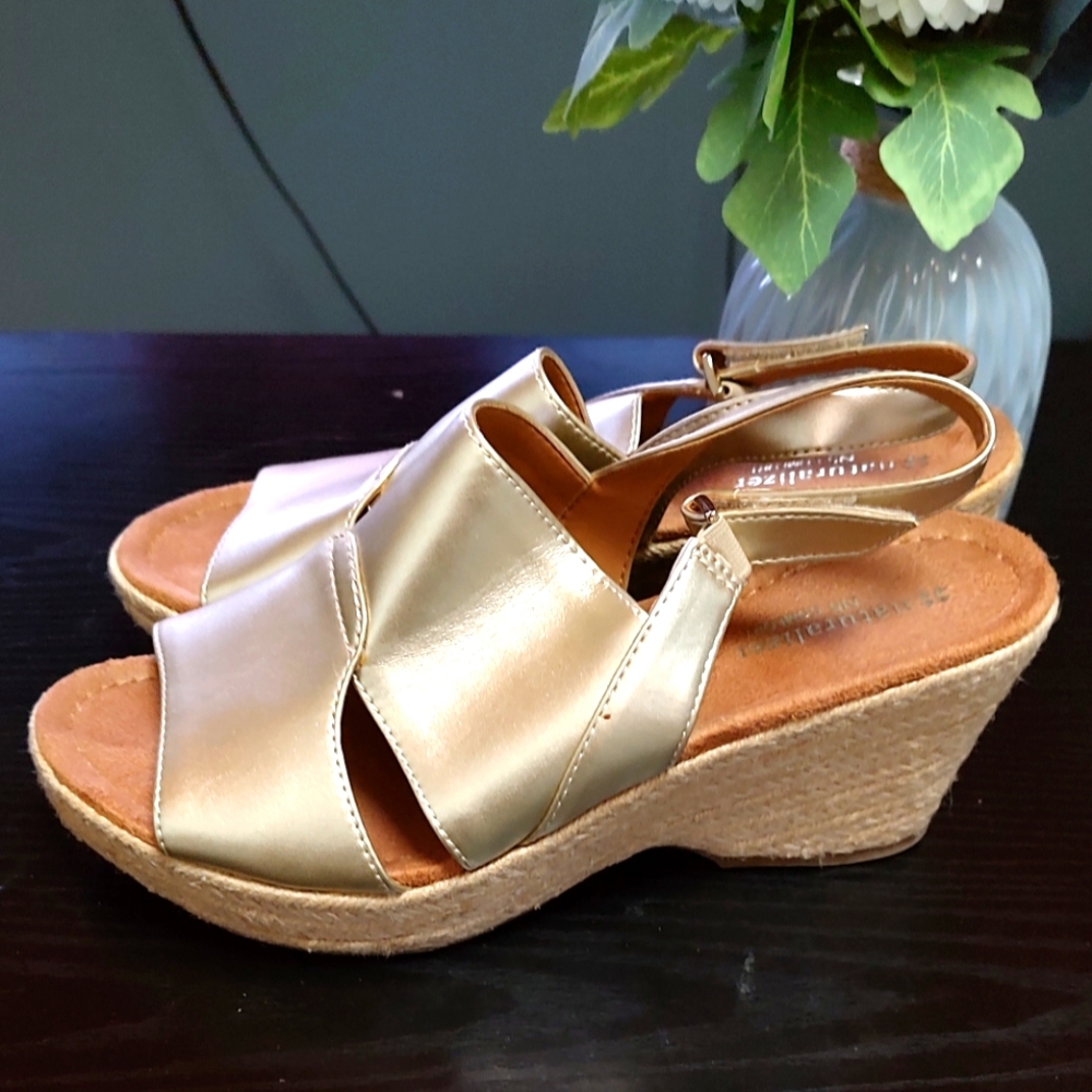 Naturalizers Gold Wedge Sandals